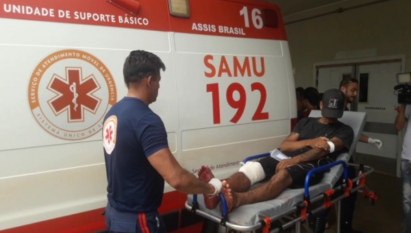 Jovem é alvejado com dois disparos enquanto cortava o cabelo 